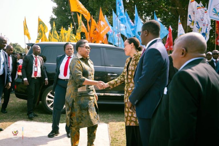RDC: La première ministre Judith Suminwa lancé officiellement le programme de cantines scolaire à Kalemie , un pas décisif pour l’éducation et la lutte contre la malnutrition