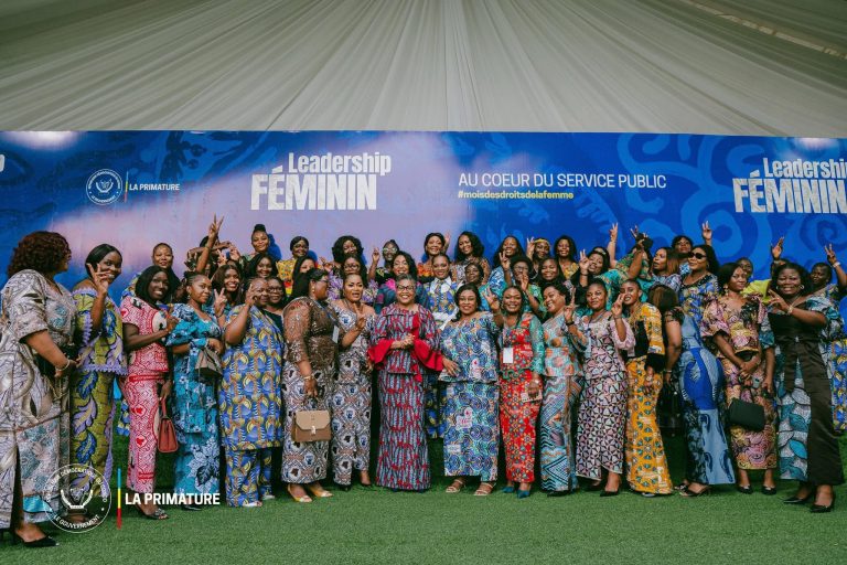 Primature : Judith Suminwa clôture le mois des droits des femmes et renforce le leadership féminin dans le service public